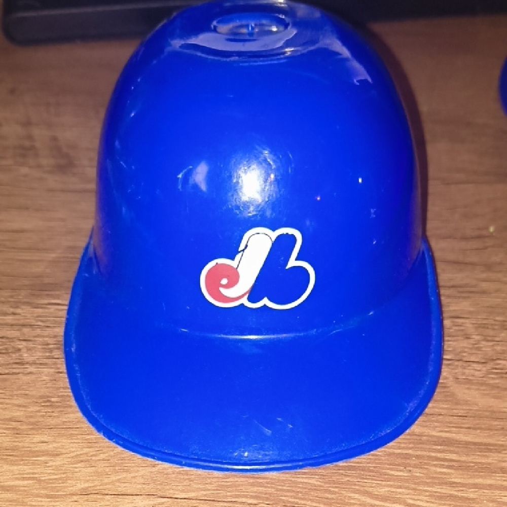Vintage 1970s Montreal Expos Jarry Park Helmet Lot - Rare KFC "Oui mon Colonel! - Picture 4 of 13